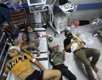 AFP: V nemocnici Šífa pohřbili hromadně 179 těl, elektřina chybí i v márnici