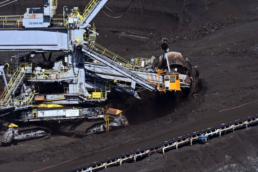 IEA: Globální poptávka po uhlí zůstane letos poblíž loňské rekordní úrovně