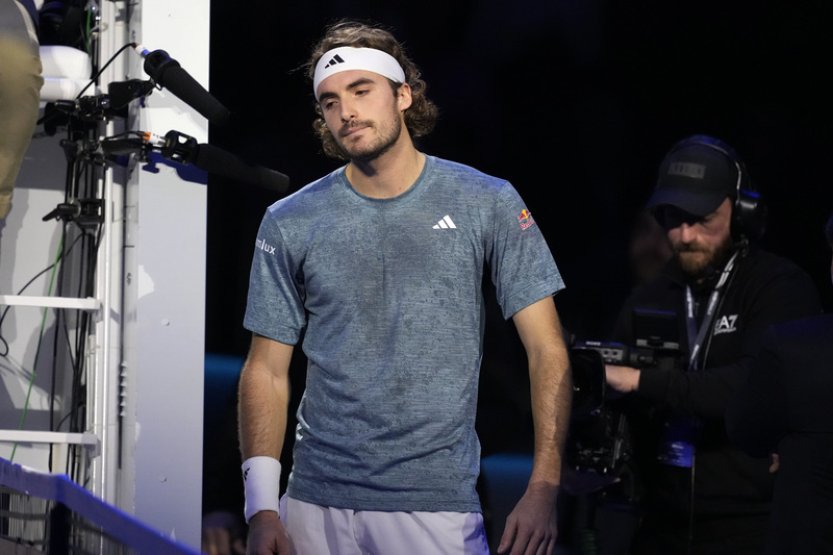 Tsitsipas skrečoval na Turnaji mistrů po třech gamech zápas s Runem