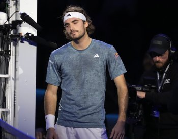 Tsitsipas skrečoval na Turnaji mistrů po třech gamech zápas s Runem