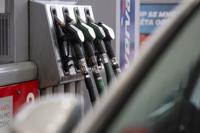 Pohonné hmoty v Česku v minulém týdnu pokračovaly ve zdražování
