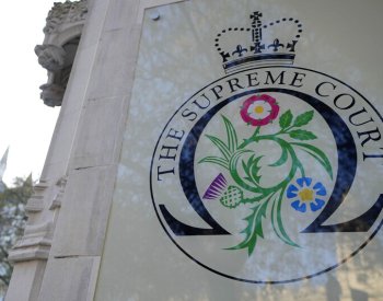 Britský nejvyšší soud zamítl vládní plán deportací migrantů do Rwandy