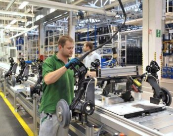 Výroba aut za deset měsíců stoupla o 16,2 procenta na 1,16 milionu vozů