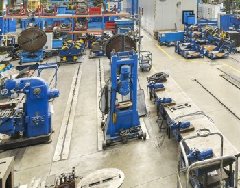 Průmyslová výroba v EU v září klesla o 0,9 %, v Česku o 1,8 %