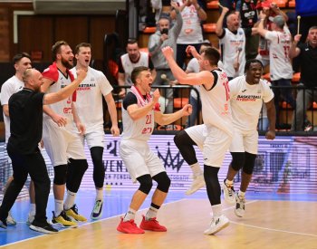 Nymburk vyhrál na hřišti Mornar Baru 97:76 a skončí ve skupině nejhůř druhý