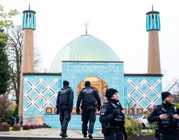 Německá policie vyšetřuje islámské centrum, prohledala 54 objektů