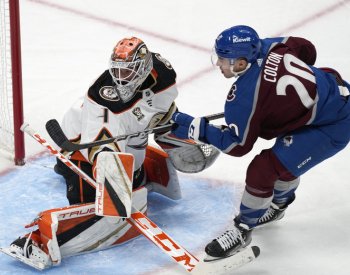 Dostál osmkrát inkasoval, Hronek poprvé skóroval a protáhl bodovou sérii