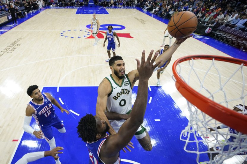 Tatum řídil v NBA bitvu Bostonu s Philadelphií, Phoenix zdolal Minnesotu