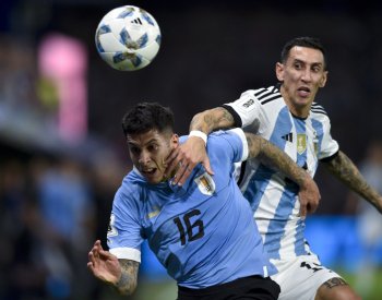 Argentinští šampioni poprvé od MS prohráli, podlehli Uruguayi