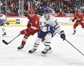 Toronto s Kämpfem porazilo ve Stockholmu po obratu Detroit