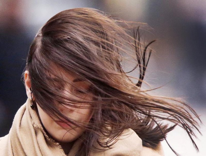 CNN: Proč nizozemská návrhářka plete svetry z lidských vlasů