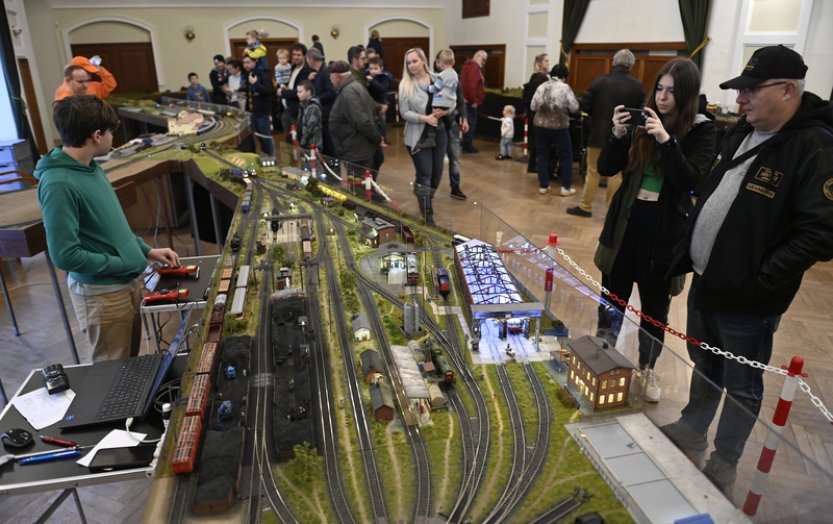 Modely vláčků a lokomotiv zaplnily sál Reduty v centru Uherského Hradiště