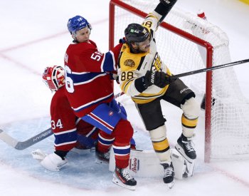 Pastrňák režíroval výhru Bostonu, Palát dal první gól v sezoně