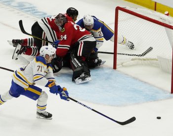 Zohorna asistoval u vítězného gólu Pittsburghu, Mrázek si připsal prohru