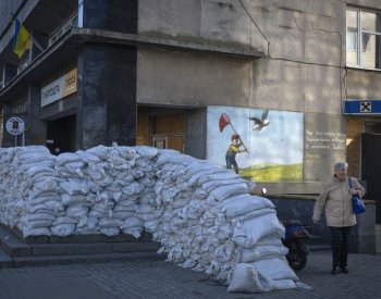 Ruské ostřelování podle Kyjeva zabilo tři lidi a poničilo energetická zařízení
