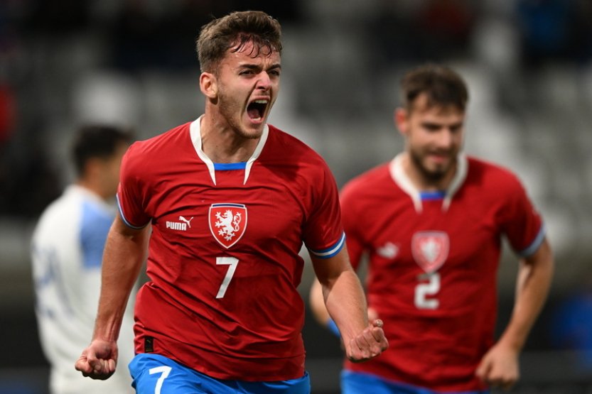 Čeští fotbalisté do 21 let na závěr roku doma v přípravě porazili Slovensko 2:1