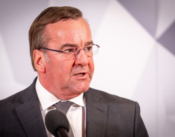 Do Kyjeva dorazil německý ministr obrany, aby potvrdil podporu od Berlína