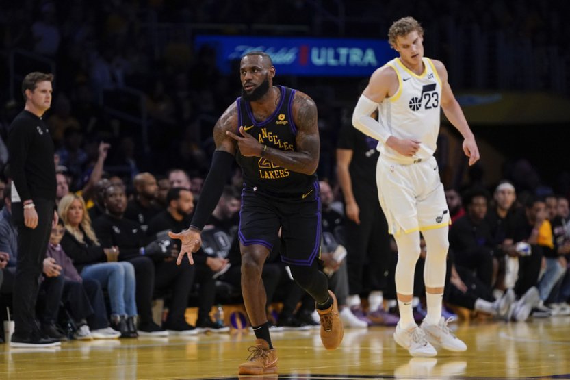 Indiana a Lakers jsou ve čtvrtfinále turnaje NBA, James má přes 39.000 bodů