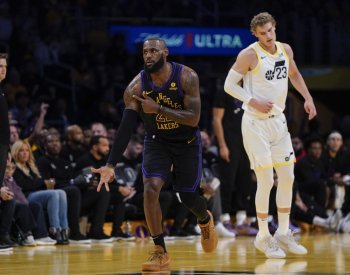 Indiana a Lakers jsou ve čtvrtfinále turnaje NBA, James má přes 39.000 bodů