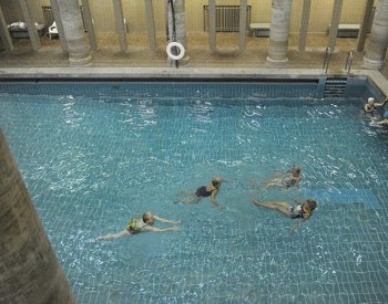 Průzkum: Dvě pětiny zaměstnavatelů v reakci na balíček omezí benefity