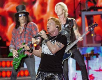 Frontman Guns N' Roses Axl Rose u soudu čelí obvinění ze sexuálního napadení