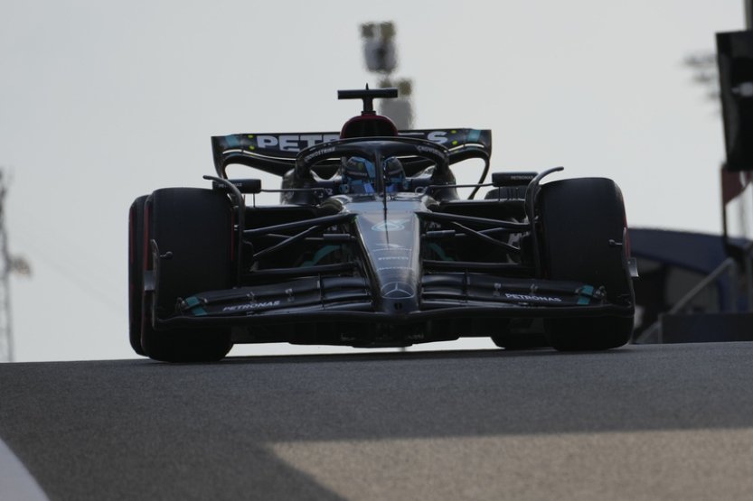 První trénink F1 v Abú Zabí vyhrál Russell před Drugovichem a Ricciardem