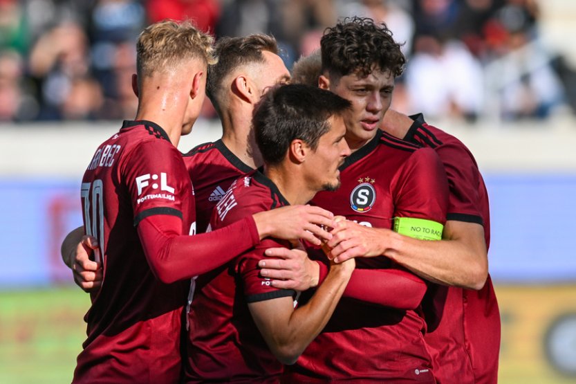 Sparta bude hájit vedení ve fotbalové lize proti Zlínu, Slavii vyzvou Budějovice