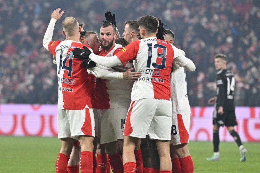 Slavia porazila České Budějovice 2:1 a posunula se do čela ligy