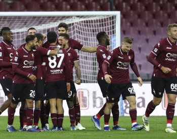 Salernitana poprvé v italské lize vyhrála, Immobile dal 100. gól venku