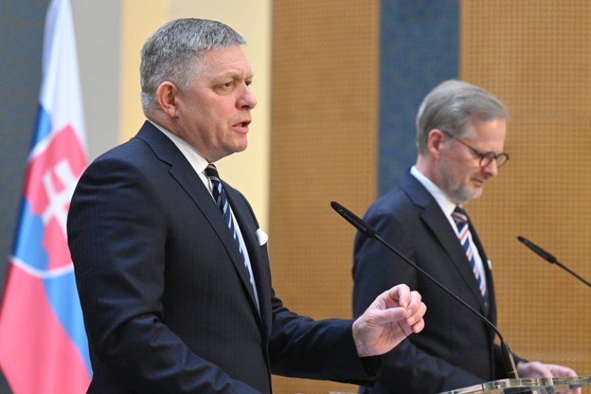 Premiér Fico urazil, protože chtěl, napsal list Sme o jeho návštěvě ČR