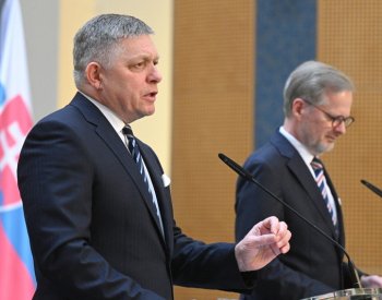 Premiér Fico urazil, protože chtěl, napsal list Sme o jeho návštěvě ČR