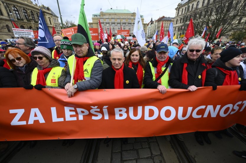 Odboráři podle Středuly dnes po protestu s ministrem jednat nebudou