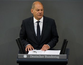 Německý kancléř Scholz promluví v parlamentu o rozpočtové krizi