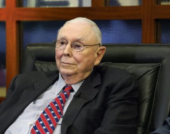 Zemřel americký miliardář a Buffettova pravá ruka Munger, bylo mu 99 let