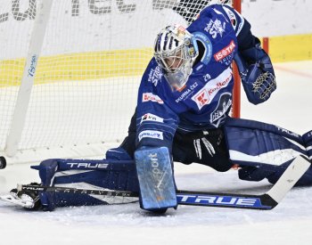 Třinec porazil Kladno v prodloužení, výhru zařídili dvěma góly Voženílek a Pánik