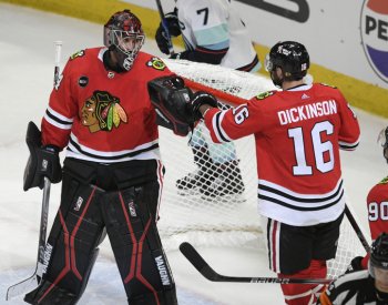 Mrázek patřil v NHL mezi hvězdy zápasu, Vaněček byl střídán