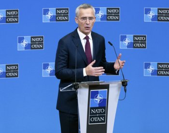 Ukrajinu je třeba nadále podporovat, řekl po jednání v Bruselu Stoltenberg