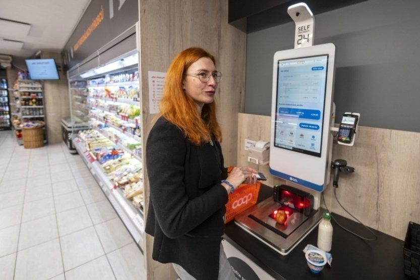 Družstevní síť COOP rozvíjí automatizované prodejny a také kavárny