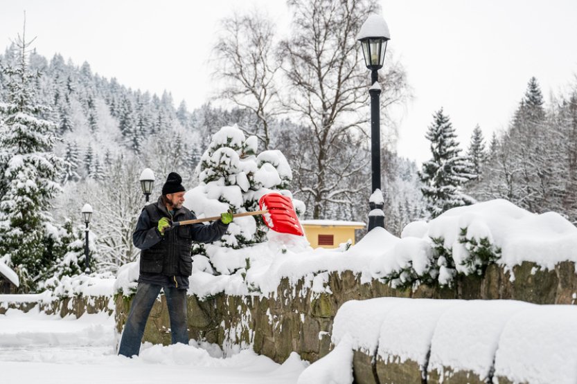 Víkend bude mrazivý a plný sněhu, v sobotu může nasněžit i přes 20 cm