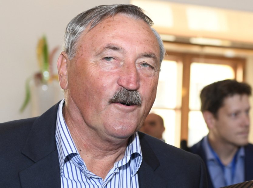Oslavenec Panenka se snaží žít akčně, stále sportovat a chodit mezi lidi