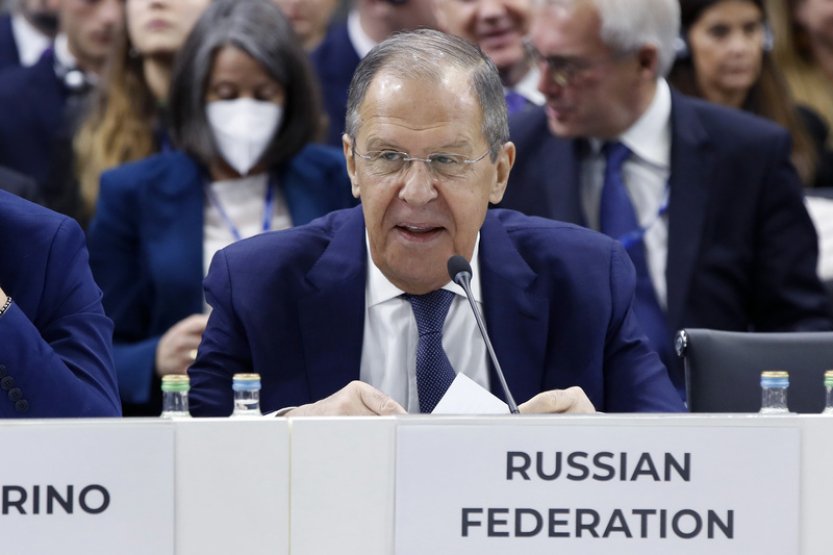 Lavrov na zasedání OBSE obvinil Západ, že vede hybridní válku proti Rusku