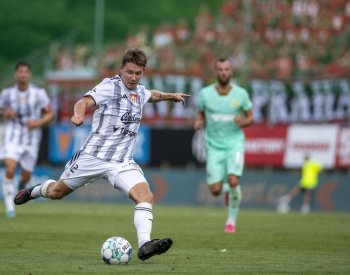 Fotbalisté Slavie zvítězili v 1. lize v Č. Budějovicích a vedou o skóre tabulku