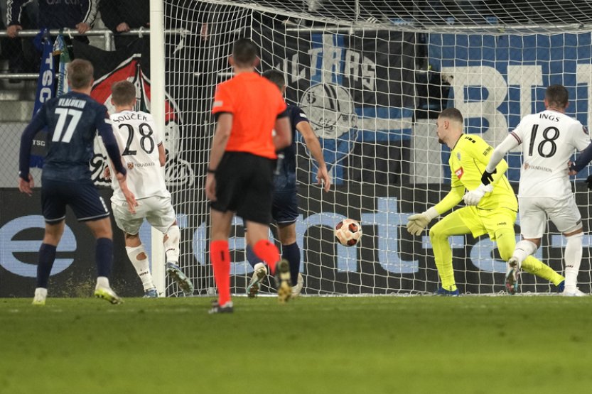 Souček vystřelil West Hamu v Evropské lize výhru i postup, trefil se i Schick