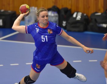 Českými házenkáři sezony se podruhé stali brankář Mrkva a spojka Jeřábková