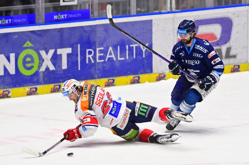 Hokejisté Pardubic zdolali po nájezdech Vítkovice 2:1 a zvýšili náskok na Spartu