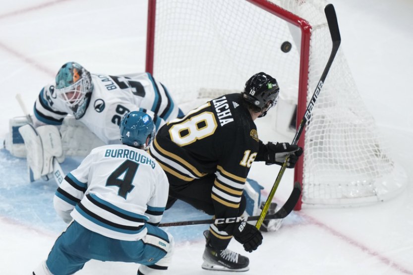 Zacha a Pastrňák dvěma body řídili výhru Bostonu, gólman Pittsburghu dal gól