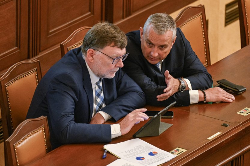 Vláda připraví do půlky prosince řešení pro firmy na zmírnění zdražení energií