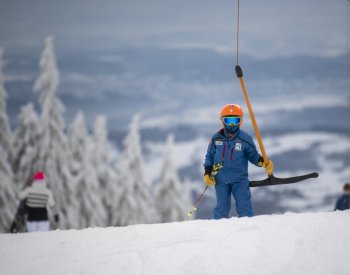 Průzkum: Češi plánují v zimě na horách utratit přibližně stejně jako v loni