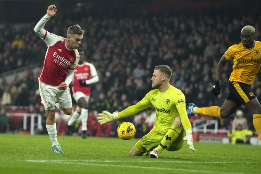 Arsenal v anglické lize udolal Wolverhampton 2:1 a upevnil si první místo