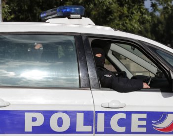 Útočník v centru Paříže zabil jednoho kolemjdoucího